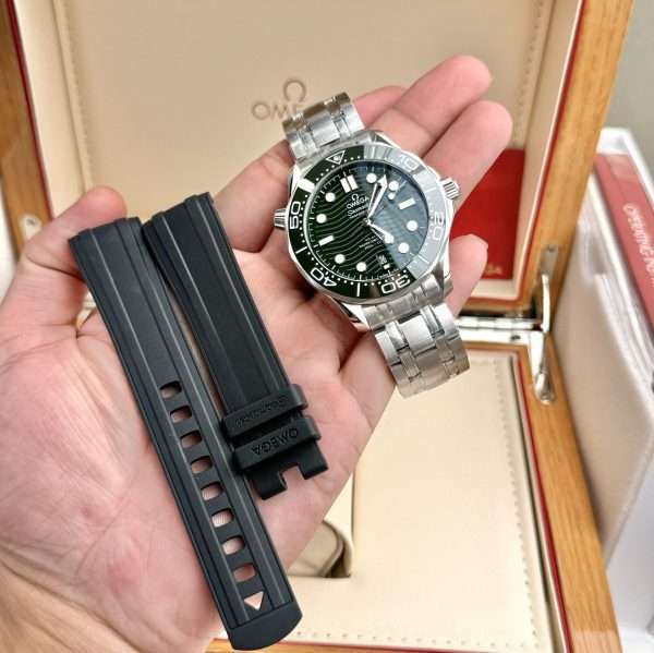 Omega Best Replica Watch Seamaster Diver 300M Dial Green VS Factory 42mm