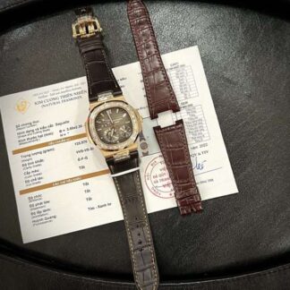 Patek Philippe Replica 1:1 Watch Nautilus 5724 18K Solid Gold With Natural Diamonds 40mm
